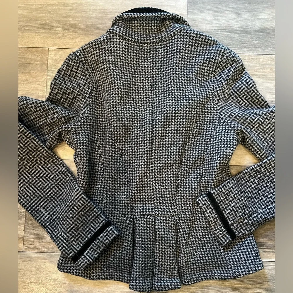 Sparrow 100% Lambswool Jacket-‎ Small